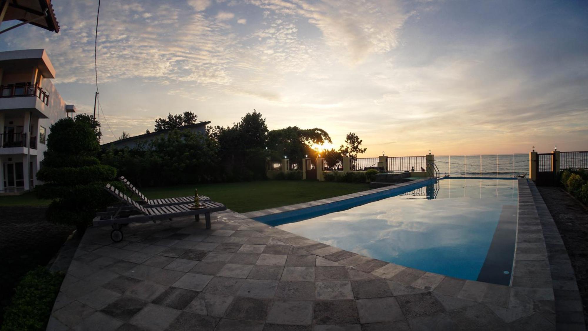Seaview Beach Resort Jepara Exterior photo